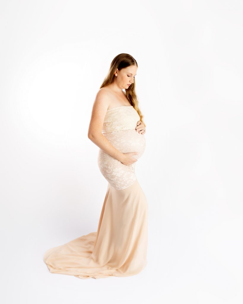 Maternity-photographer-mackay
