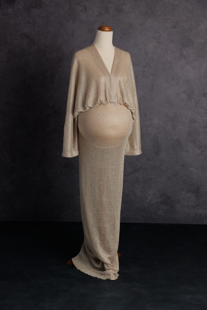 Mackay Maternity Photographer - client wardrobe